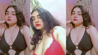 Sexy Chubby Babe Teasing Showing Hot Pussy